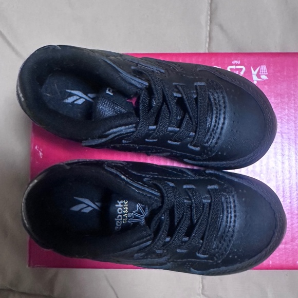 toddler shoess - Picture 2 of 3